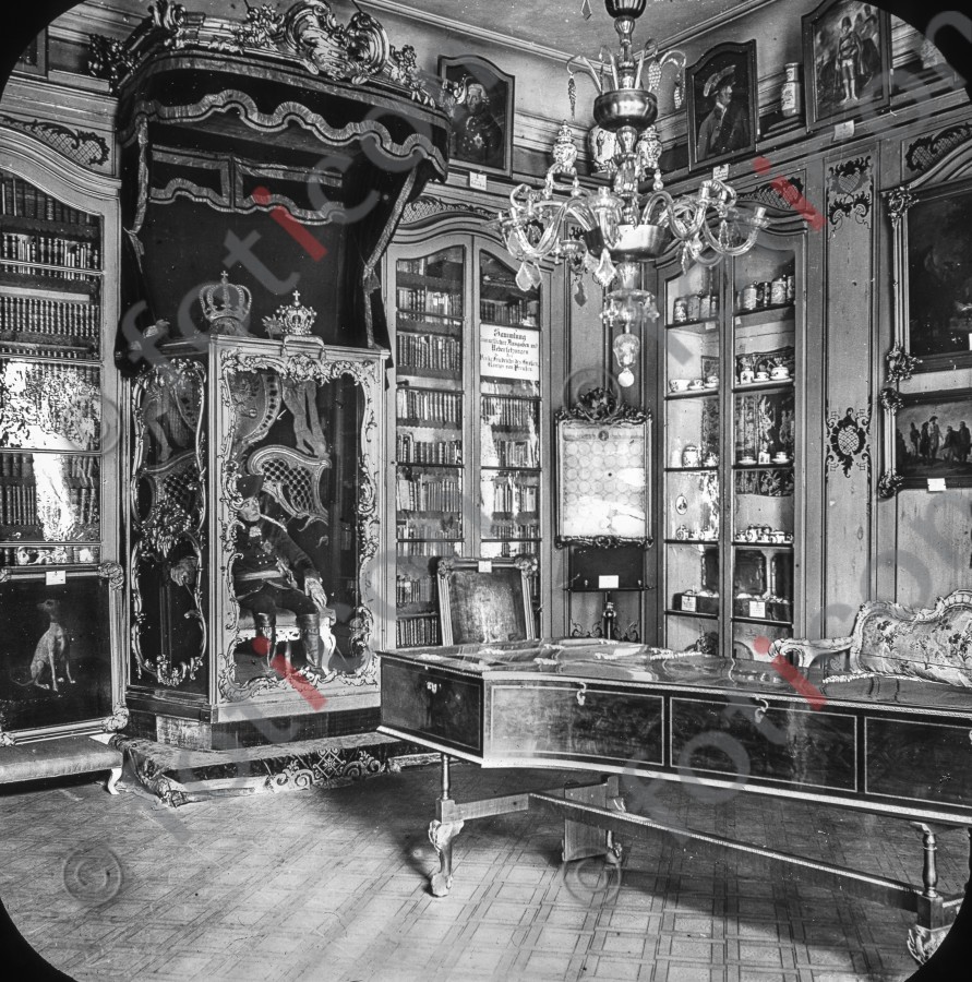 Zimmer auf Schloss Monbijou ; Room on Monbijou Palace - Foto foticon-simon-190-057-sw.jpg | foticon.de - Bilddatenbank für Motive aus Geschichte und Kultur
